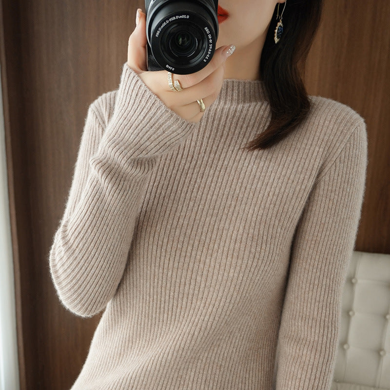 Damen Luxus-Feinstrickpullover mit schmaler Rippenstruktur und kurzem Stehkragen Echoarchiv