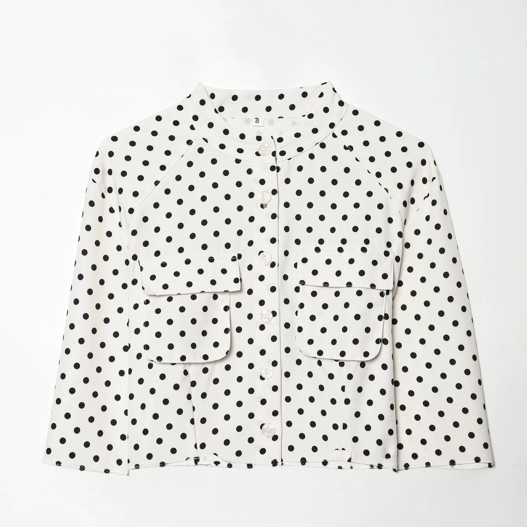 Damen Geknöpfte Hemdjacke mit Stehkragen, aufgesetzten Klappentaschen und Taillengürtel Echo Archiv