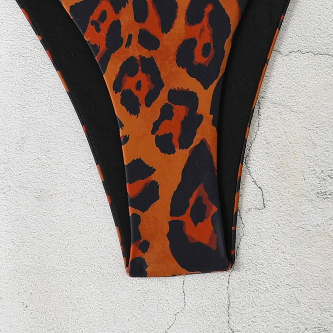 Damen Triangel-Bikini mit hochgeschnittenem Unterteil und animalischem Muster Echo Archiv