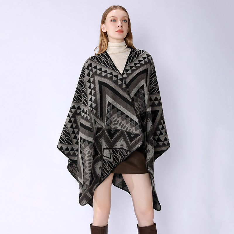 Damen Strukturiertes Jacquard-Poncho-Überwurf mit grafischem Ethno-Muster und offenem Kimono-Fall – Célinea