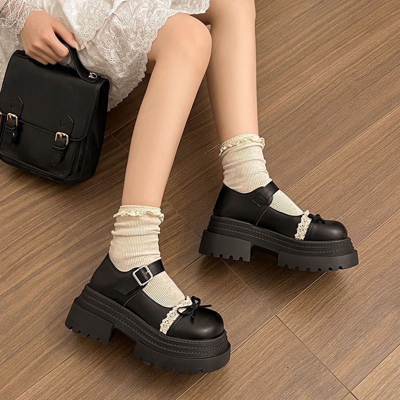 Damen Chunky Mary-Jane Plateauschuhe mit Riemen, Zierschleife und Spitzenbesatz – Lioré
