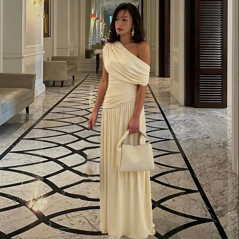 Damen Elegantes asymmetrisches Maxikleid mit Raffungen Echoarchiv