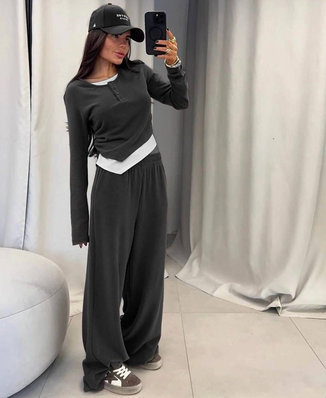 Damen Loungewear-Set aus weichem Modal mit Henley-Knopfleiste und weitem High‑Waist Loungehose – Élanora