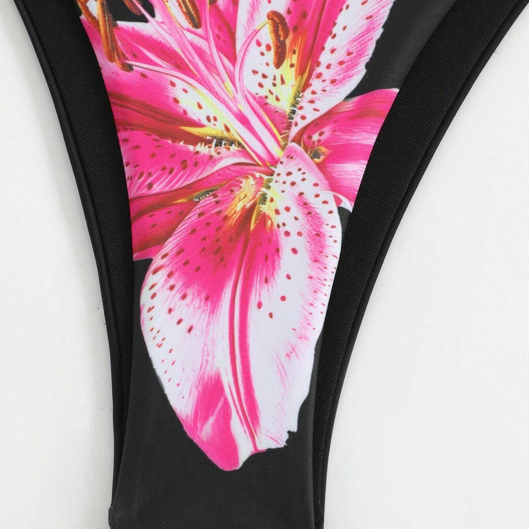 Damen Bikini-Set mit floralem Muster und passendem Wickelrock Echo Archiv