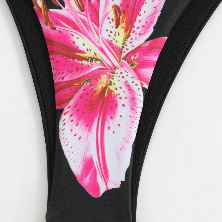 Damen Bikini-Set mit floralem Muster und passendem Wickelrock Echo Archiv
