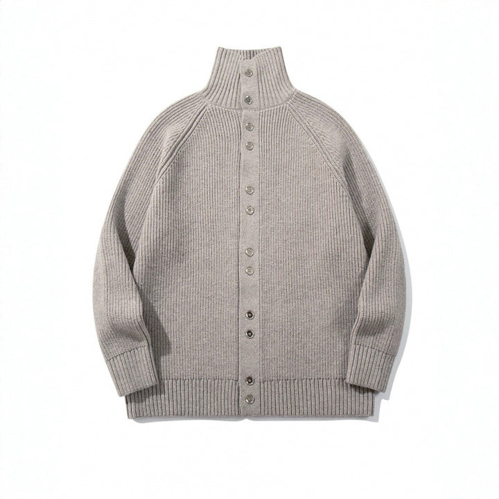 Herren grobgestrickter Knopfcardigan mit hohem Rollkragen und Raglanärmeln Echo Archiv
