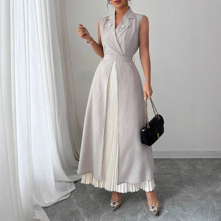 Damen Elegantes Kleid mit plissierten Details Echo Archiv