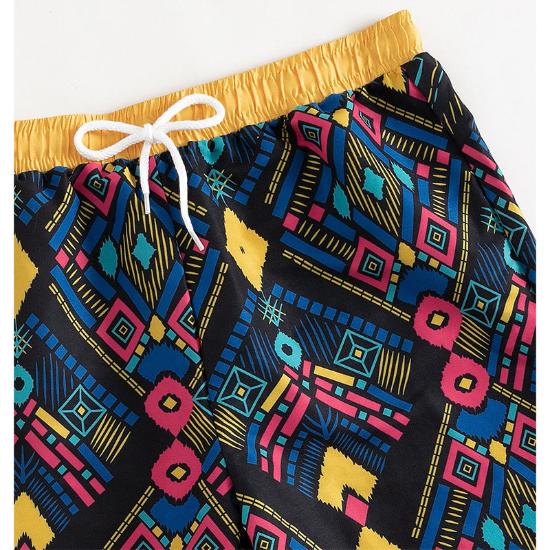 Damen Badeshorts mit buntem geometrischem Muster Echo Archiv
