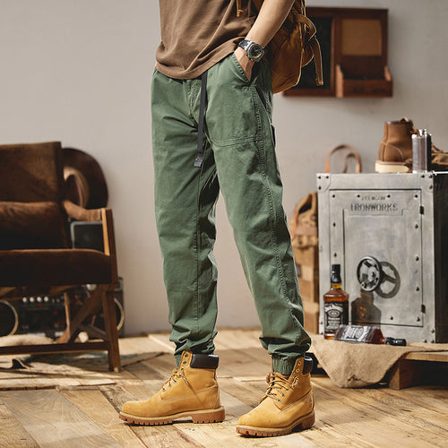 Herren Military-inspirierte Tapered-Cargo-Jogger aus robustem Baumwoll-Twill mit integriertem Webgurt und geripptem Knöchelabschluss Echo Archiv
