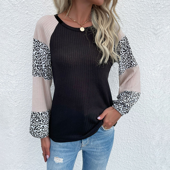 Damen Raglan-Langarmshirt aus Waffeljersey mit Colorblock-Ärmeln und Leoparden-Details Echoarchiv