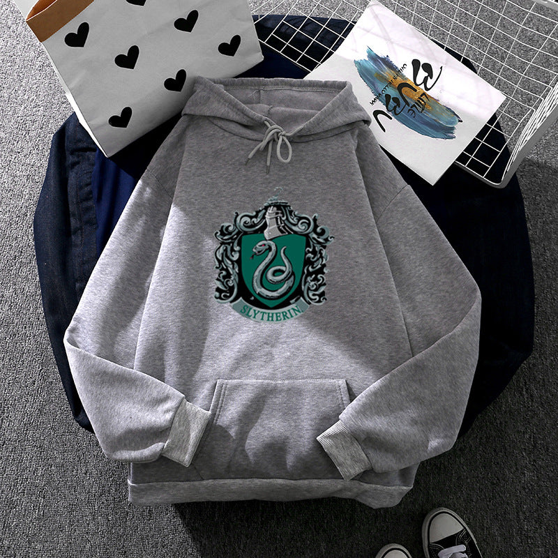 Damen gemütlicher Kapuzenpullover im Oversize-Cut mit heraldischem Schlangenwappen und weichem Fleece-Innenfutter – Auréline