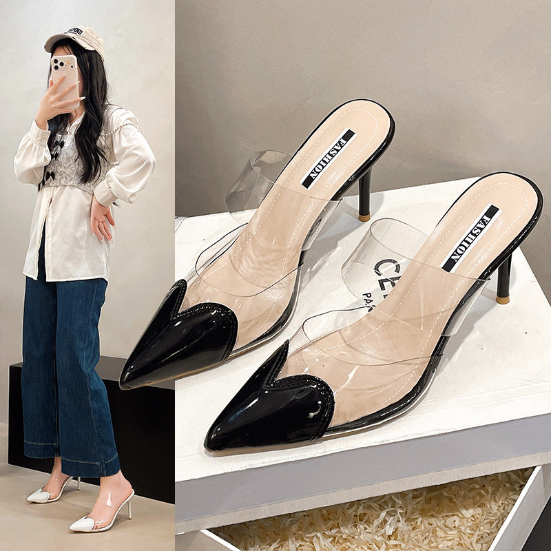 Damen Elegante spitze Mule-Pumps mit transparenten PVC-Riemen und Lackapplikationen – Lioré