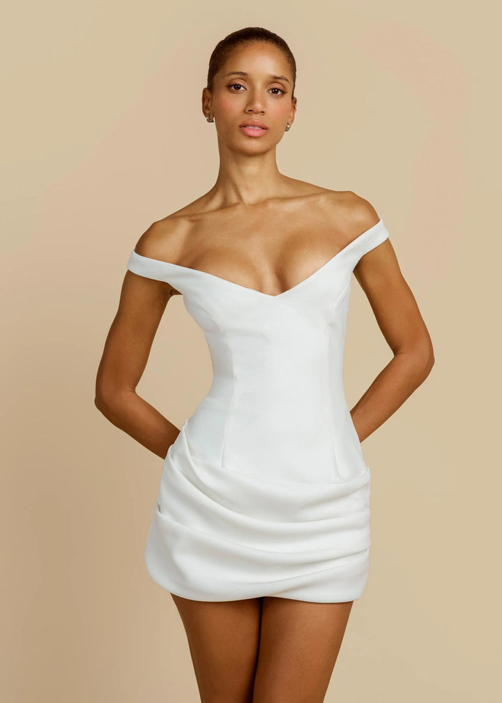 Damen Elegantes schulterfreies Minikleid mit raffiniertem Drapierungsdesign Echo Archiv