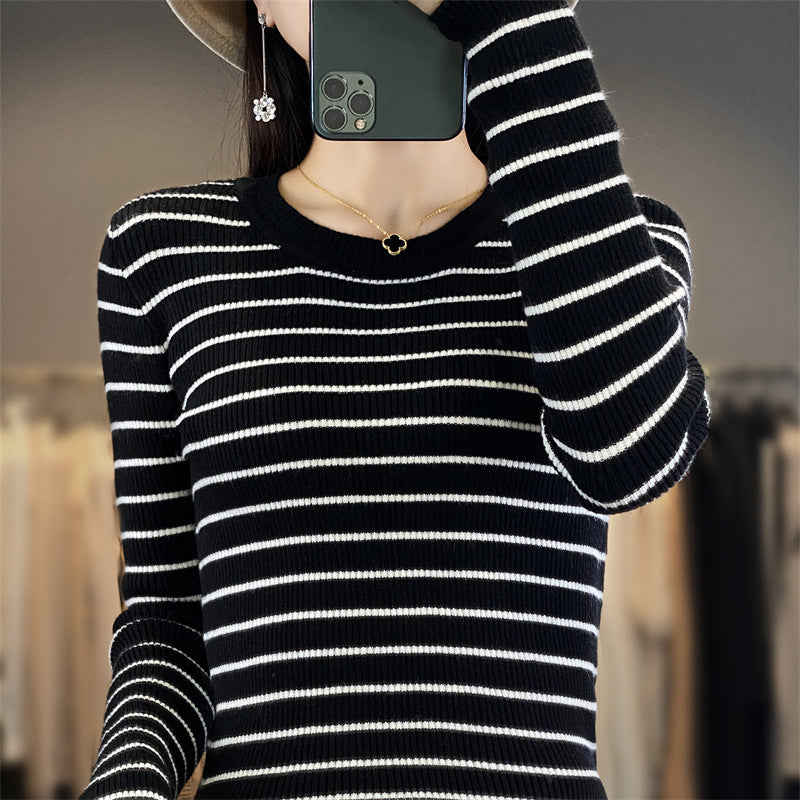 Damen Schmal geschnittener Feinstrick-Pullover mit dezenter Streifenstruktur und Rundhals Echoarchiv