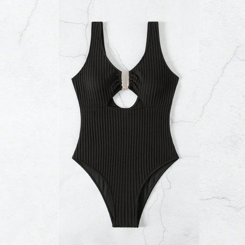 Damen Einteiler Badeanzug mit modischen Cut-Outs und elegantem Ringdetail Echo Archiv