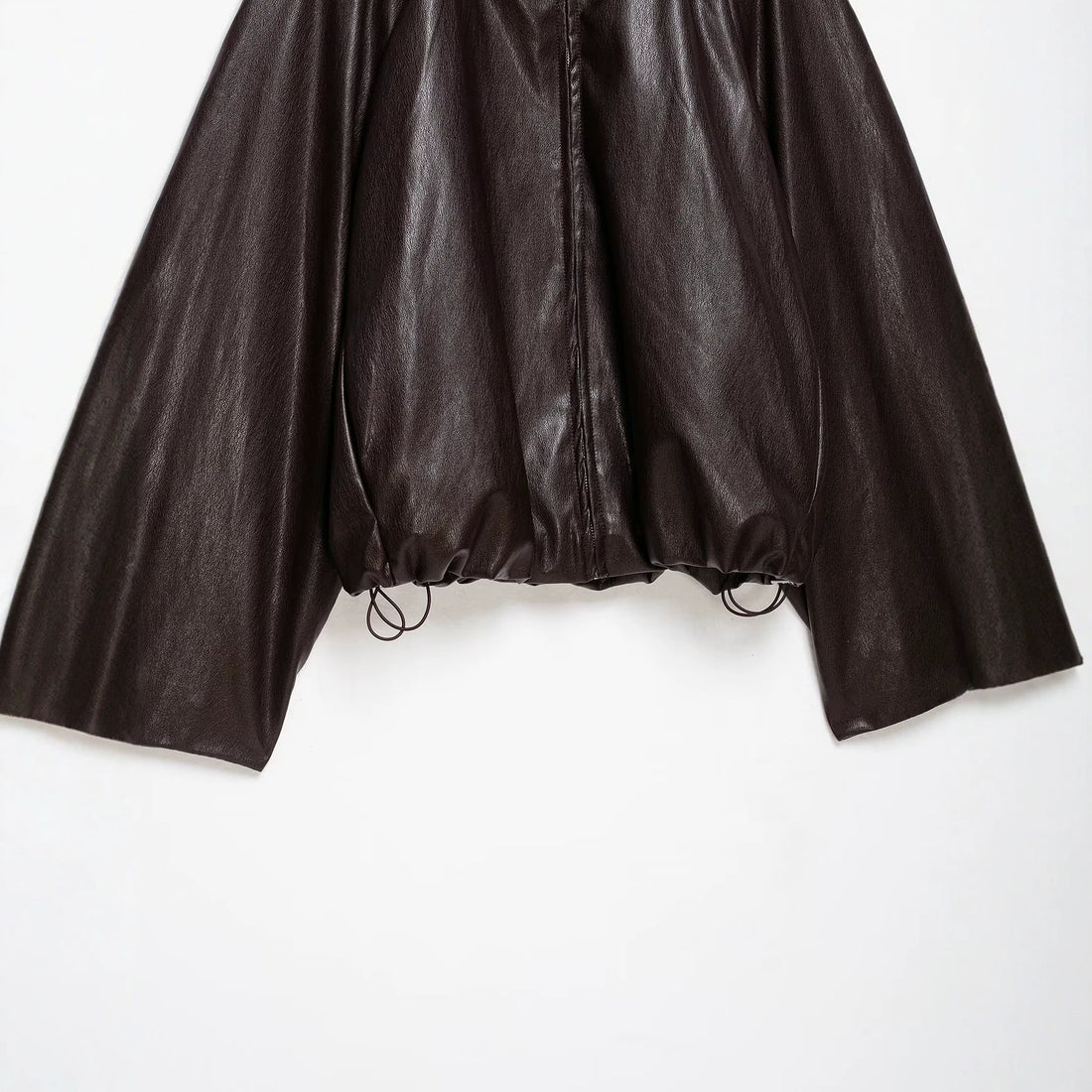 Damen Oversize Jacke im Lederlook mit hohem Funnelkragen, Raglanärmeln und Tunnelzugsaum Echoarchiv