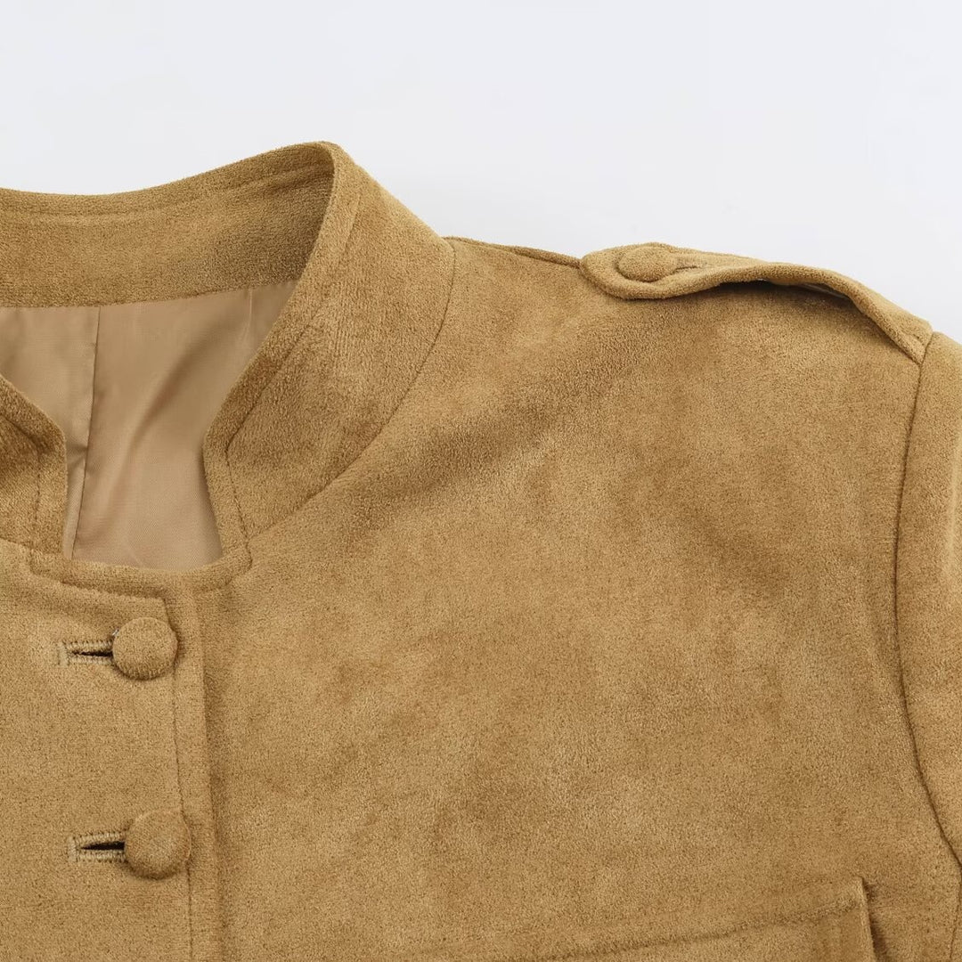 Damen Taillierte Veloursjacke im Fieldstil mit Stehkragen und Brustklappen Echo Archiv