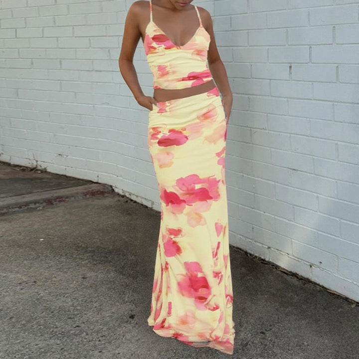 Damen Elegantes Blumenkleid mit schmaler Silhouette und Spaghetti-Trägern Echo Archiv