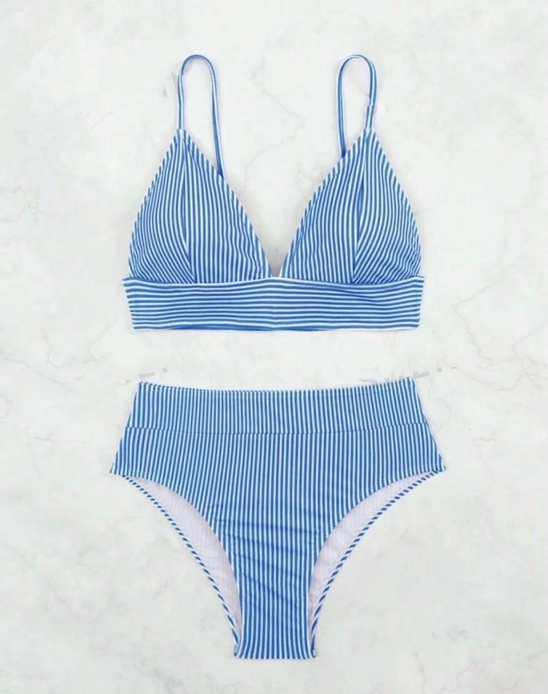 Damen Hochgeschnittener Bikini mit elegantem Streifenmuster Echo Archiv