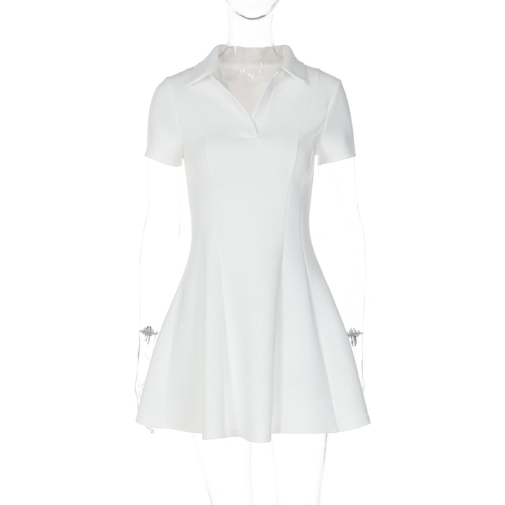 Damen Kurzarm Kleid mit modischem Polokragen und fließendem Schnitt Echo Archiv