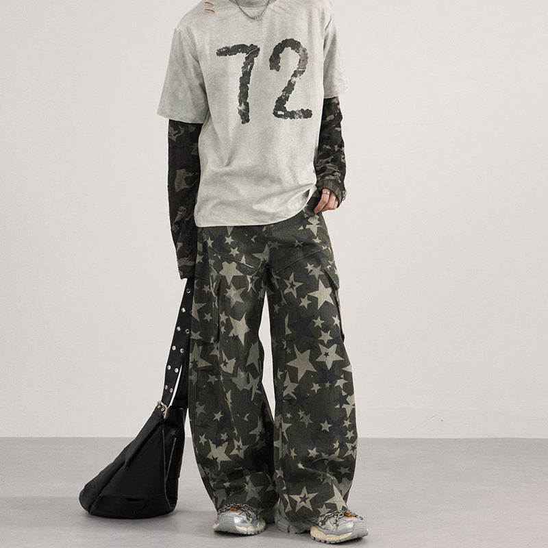 Herren weite Cargo-Palazzo-Hose mit allover Sternen-Print und Utility-Taschen Echo Archiv