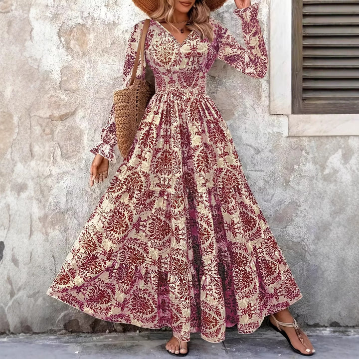 Damen Boho‑Maxikleid mit Smok‑Taillenpartie, V‑Ausschnitt und Stufenrock Echo Archiv