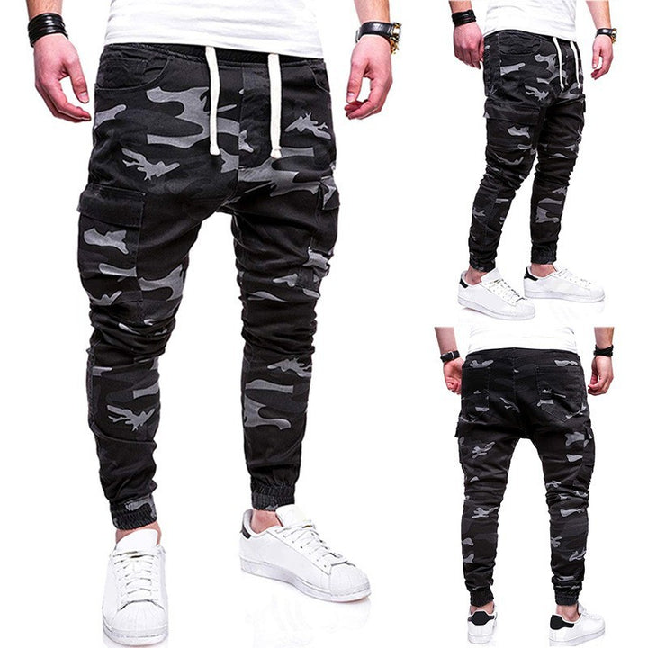 Herren nan taillierte Cargo-Joggerhose mit elastischem Komfortbund, seitlichen Klappentaschen und schmal zulaufenden Bündchen Echo Archiv