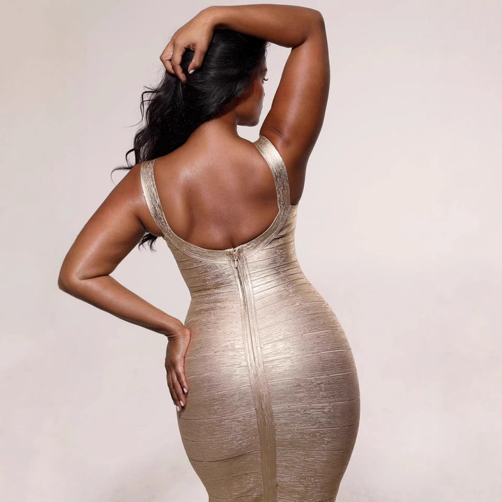 Damen figurbetontes Maxikleid mit schimmerndem Stoff und tiefem Ausschnitt Echo Archiv