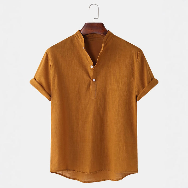 Herren Kurzarmhemd mit innovativem Henley-Ausschnitt und fließendem Material Echoarchiv