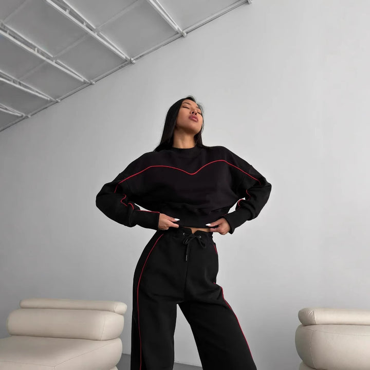 Damen kurzes Oversize-Sweatshirt mit Kordelzug-Jogginghose und Kontrastnähten – Avérine