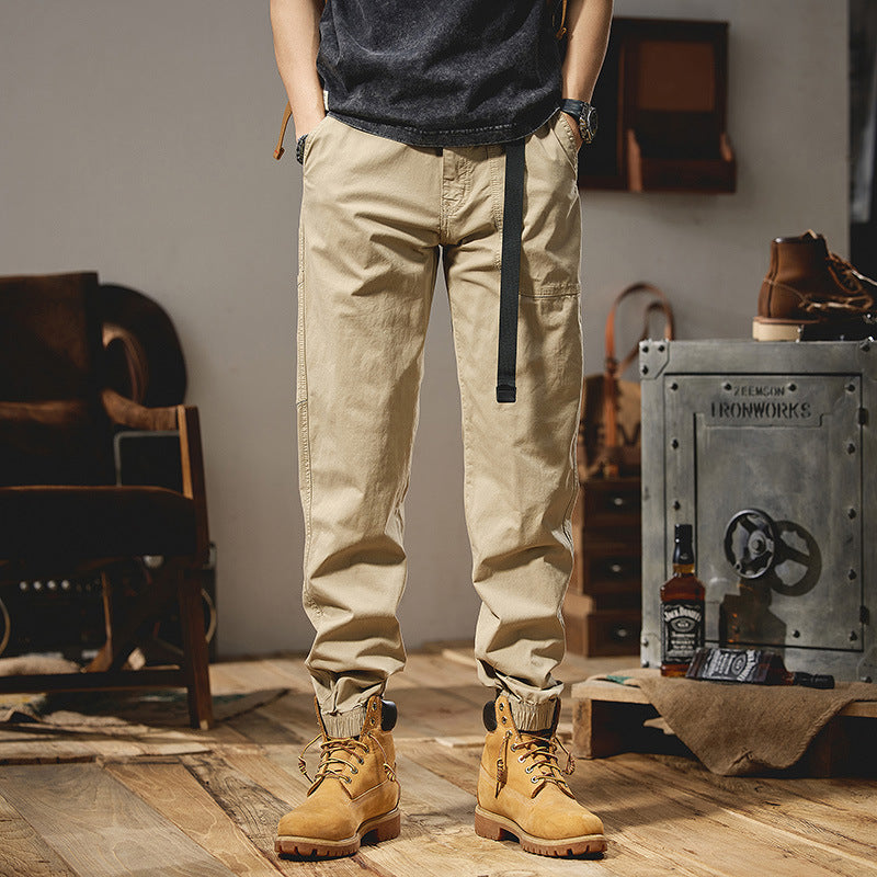 Herren Military-inspirierte Tapered-Cargo-Jogger aus robustem Baumwoll-Twill mit integriertem Webgurt und geripptem Knöchelabschluss Echo Archiv