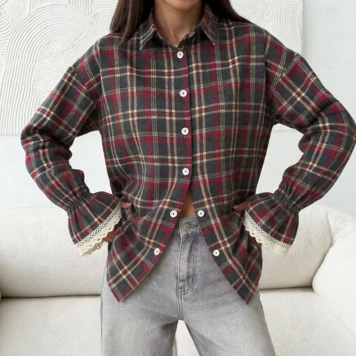 Damen Karo-Hemdbluse mit Spitzenmanschetten und Oversize-Schnitt Echoarchiv