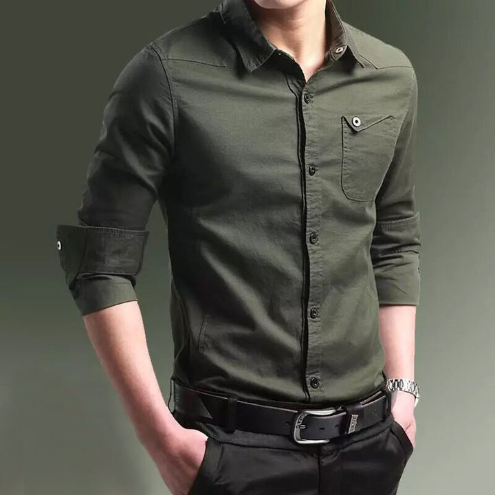 Herren Slim-Fit Baumwollhemd mit Kentkragen und Brusttasche Echo Archiv