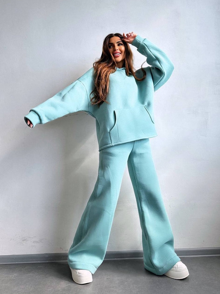 Damen Scuba-Fleece Lounge-Set mit Oversize-Kapuzenpullover und weiter Flare-Hose – Auréline