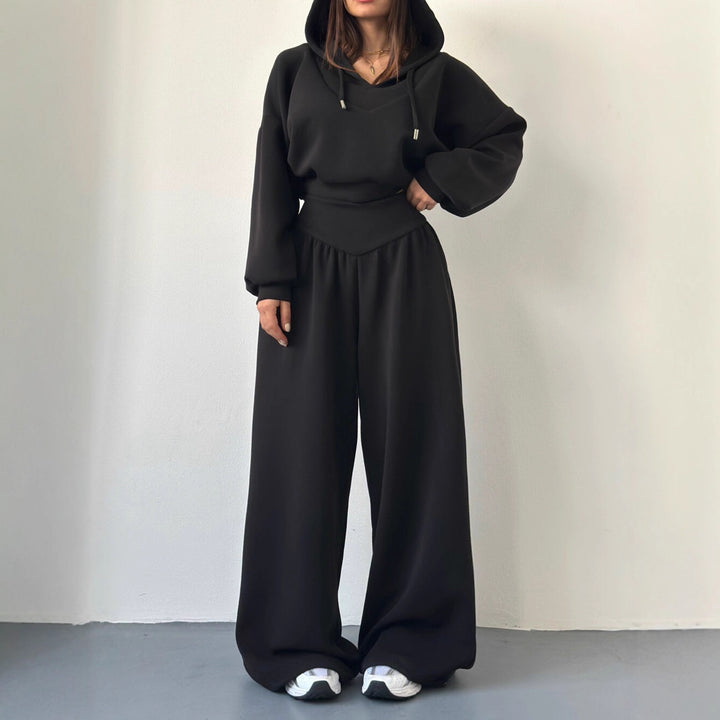 Damen nan luxuriöses Freizeitset Kapuzenpullover mit V-Ausschnittdetail und Culotte mit hoher Taille Echo Archiv