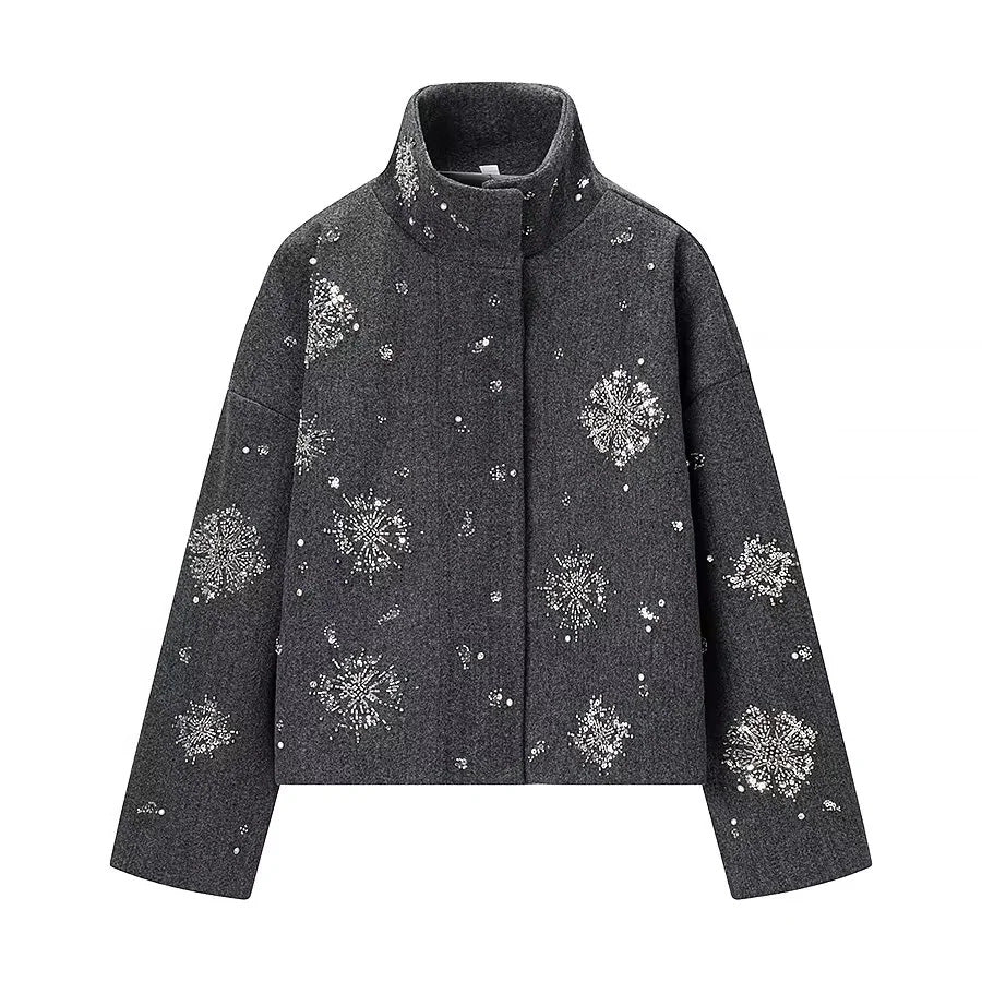 Damen boxy Kurzjacke mit hohem Stehkragen und funkelnder Perlen‑ und Paillettenstickerei – Célinea