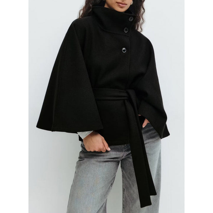 Damen Wollmantel im Cape‑Stil mit Stehkragen und Taillengürtel – Montévia