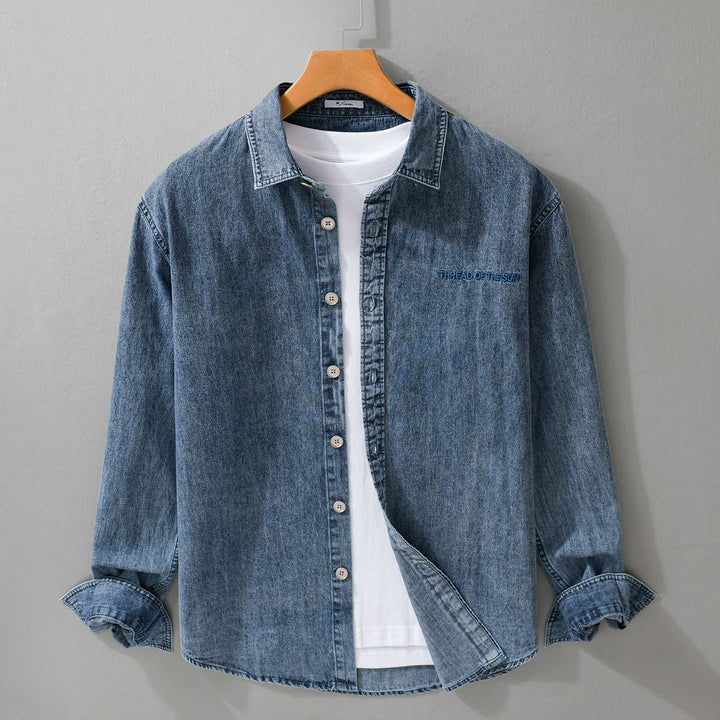 Herren entspanntes Denim-Overshirt mit Knopfleiste und Bruststickerei Echoarchiv