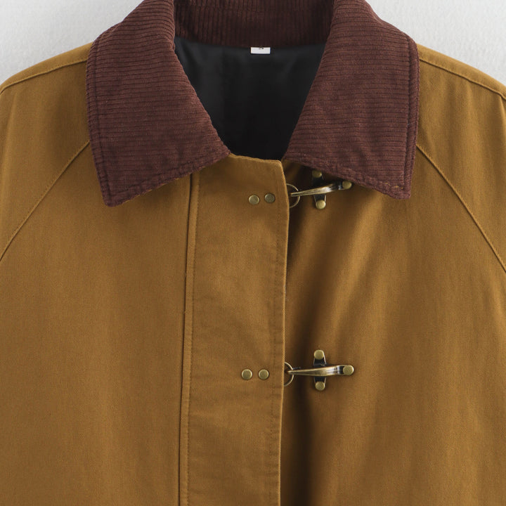 Damen Boxy Fieldjacke mit Cordkragen, Knebelverschlüssen und großen Klappentaschen Echo Archiv