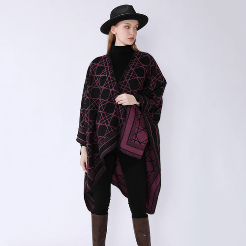 Damen Wendbarer Jacquard-Capeponcho mit geometrischem Allovermuster und offenem Kimono-Fall – Célinea