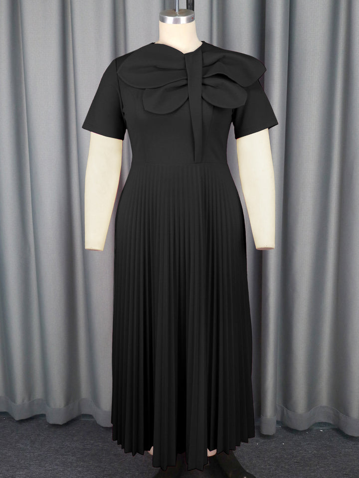 Damen plissiertes Maxikleid mit voluminösem Schleifenkragen Echo Archiv