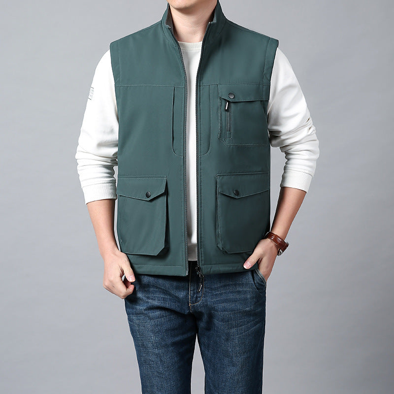 Herren Funktionsweste im urbanen Utility‑Stil mit Organizer‑Taschen und Stehkragen Echo Archiv