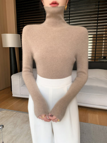 Damen Schlanker Feinstrickpullover mit hohem Rollkragen und feiner Rippstruktur Echoarchiv