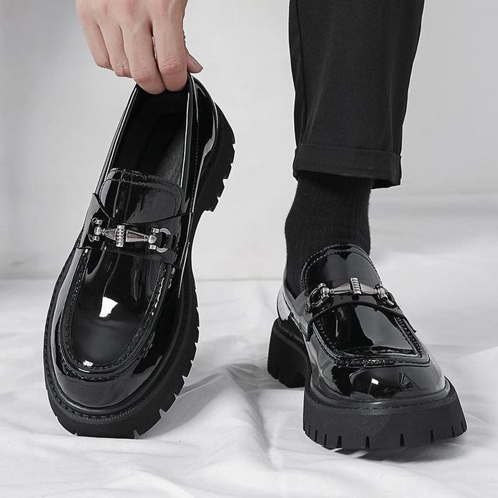 Herren Modische Loafers mit robustem Sohlenprofil und edler Schnallenverzierung Echoarchiv