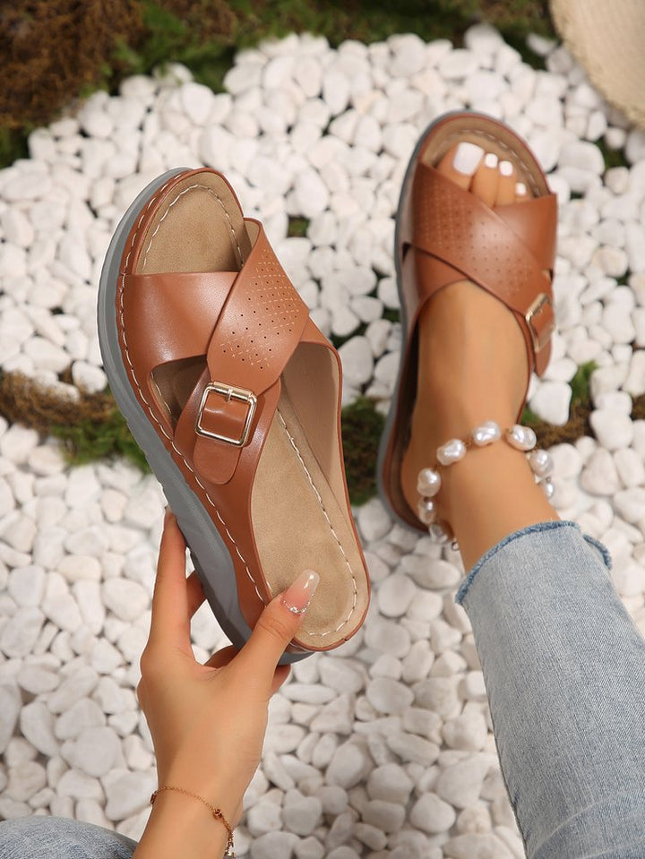 Damen Ergonomische Komfort Pantolette mit Memoryfußbett, perforierten Kreuzriemen und verstellbarer Zierschnalle – Sorelia