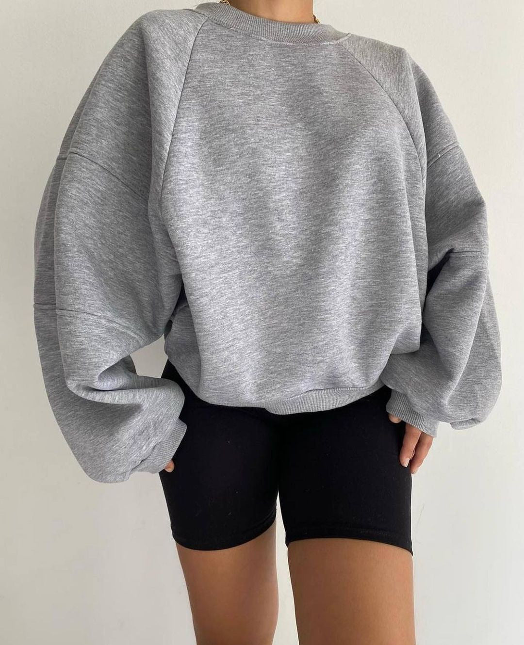 Damen Komfort-Loungewear Kombination Oversize-Sweatshirt mit High-Waist Biker-Shorts Echoarchiv