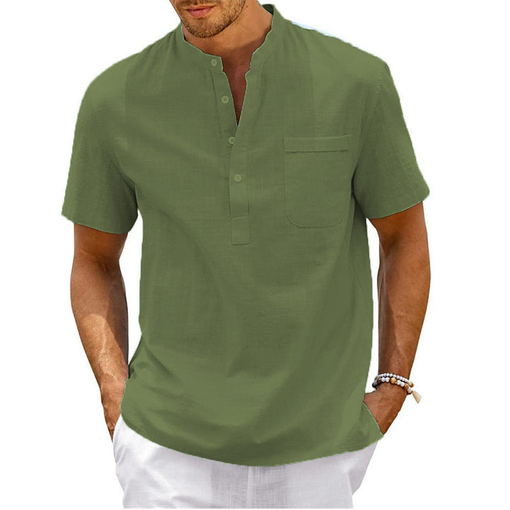 Herren Kurzarmhemd mit modernem Henley-Kragen und praktischer Brusttasche Echoarchiv