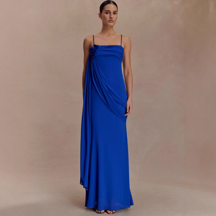 Damen trägerloses Abendkleid mit eleganter Drapierung Echo Archiv