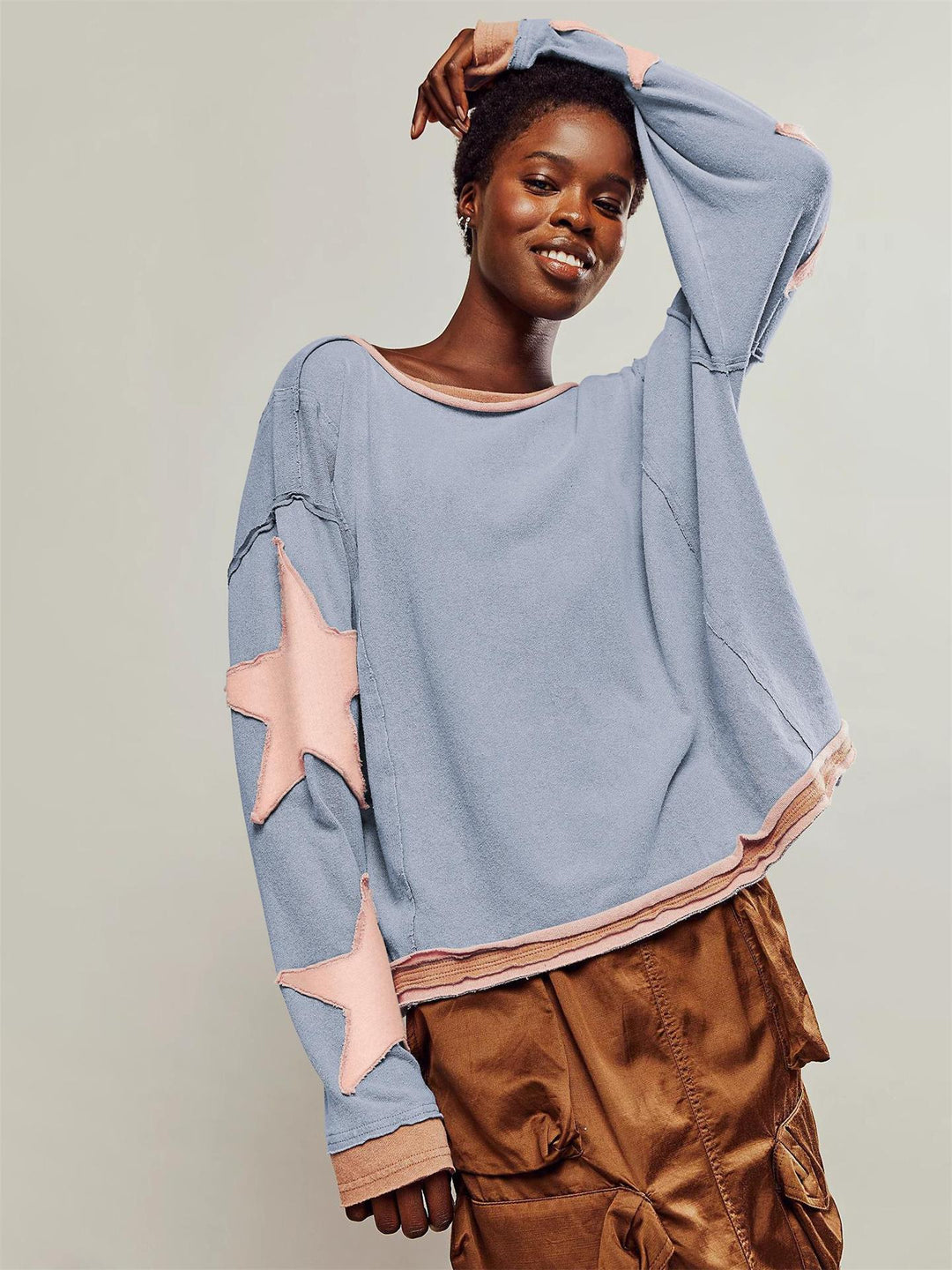 Damen Lässiger Sweatshirt mit Gestreiftem Design und Sternenapplikationen Echoarchiv