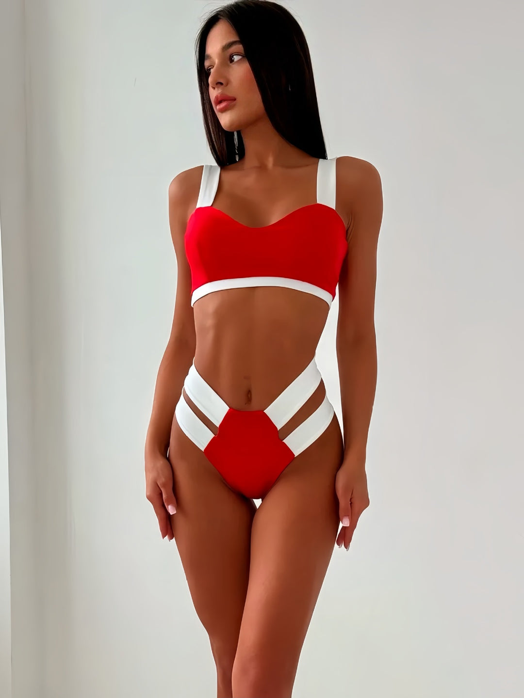 Damen Sportlicher Bikini mit kontrastierenden Farbelementen Echo Archiv